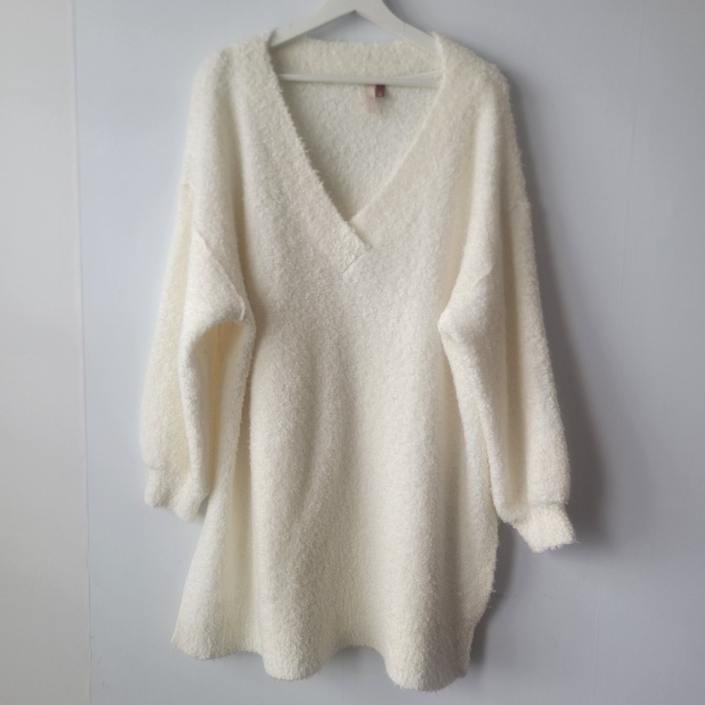 Pilcro anthropologie Cream Oversized V-Neck Fuzzy Sweater size XL long sleeve